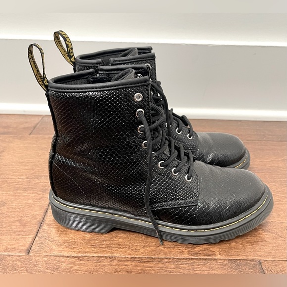 Dr. Martens 1460-J Emboss Reptile Lace-Up Zipper Black Boots Youth Size 4 - Picture 4 of 11